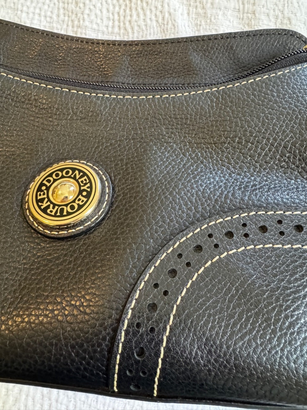 Dooney & Bourke vintage Black Pebbled Leather Shoulder Bag with Tassel - Picture 5 of 10